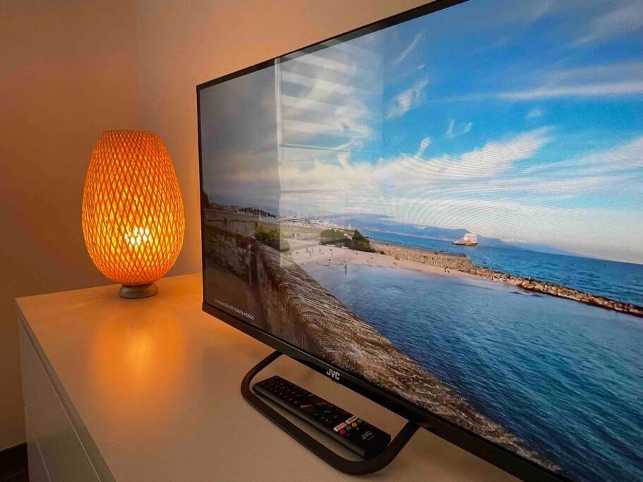 Superbe appartement, piscine, vue mer et montagnes Antibes Eksteriør billede